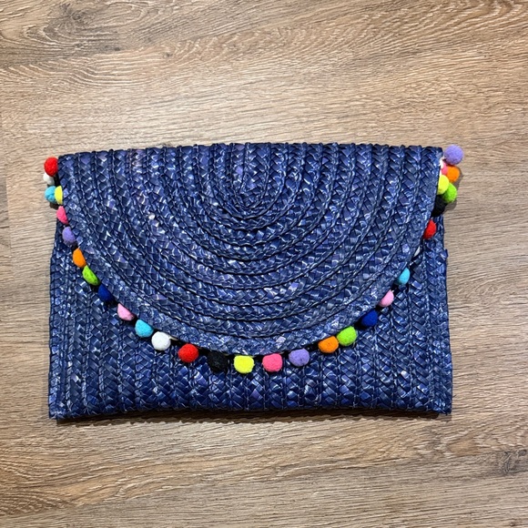 - Handbags - Straw Pom-Pom Navy Clutch